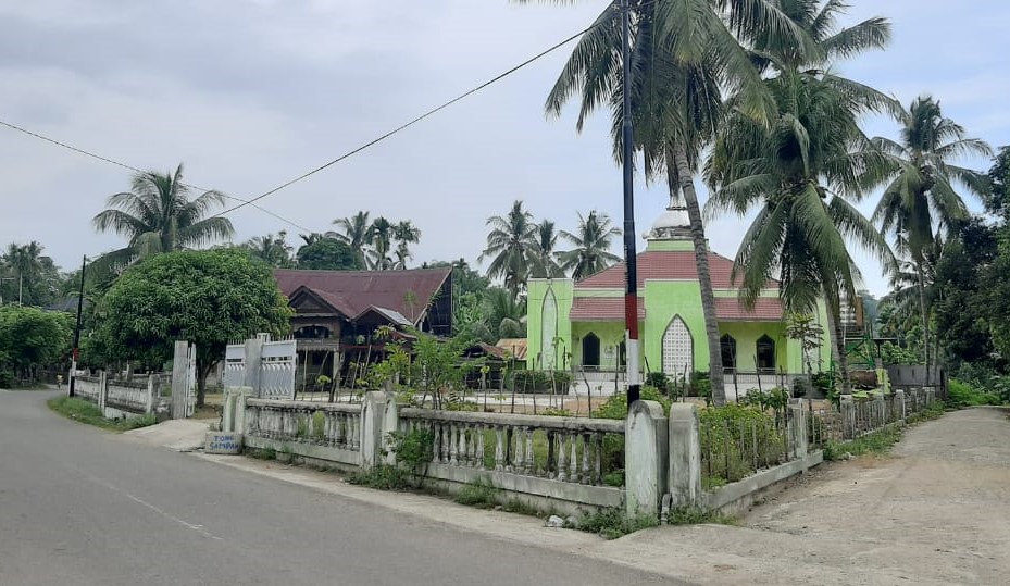 Meunasah Dusun Krueng Desa Grong-Grong